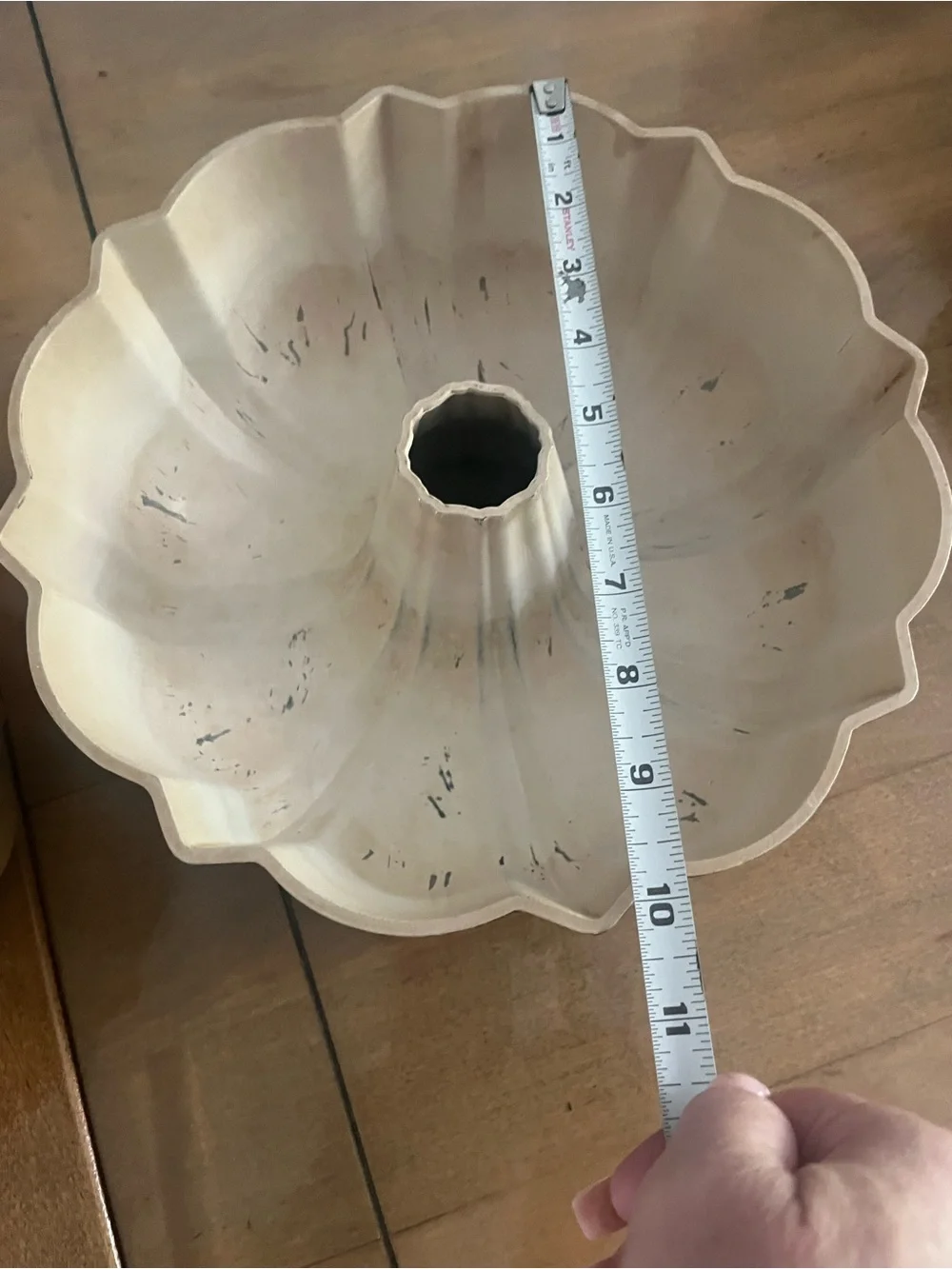Vintage Yellow Ombre Bundt Cake Pans (Set of 2)